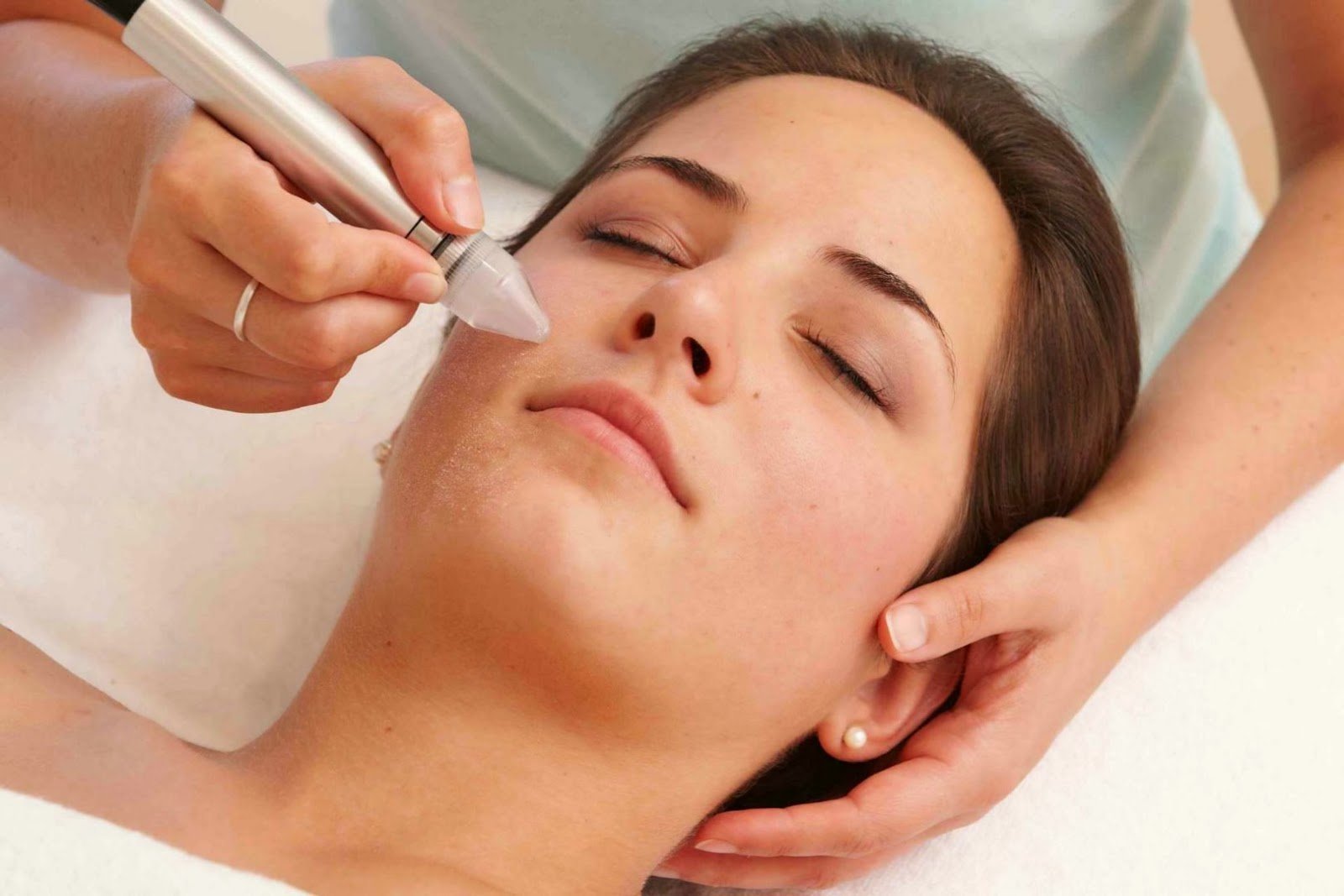 Read more about the article MICRODERMABRASION