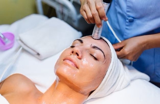 Read more about the article How Do Skin Tightening Treatments Actually Work?